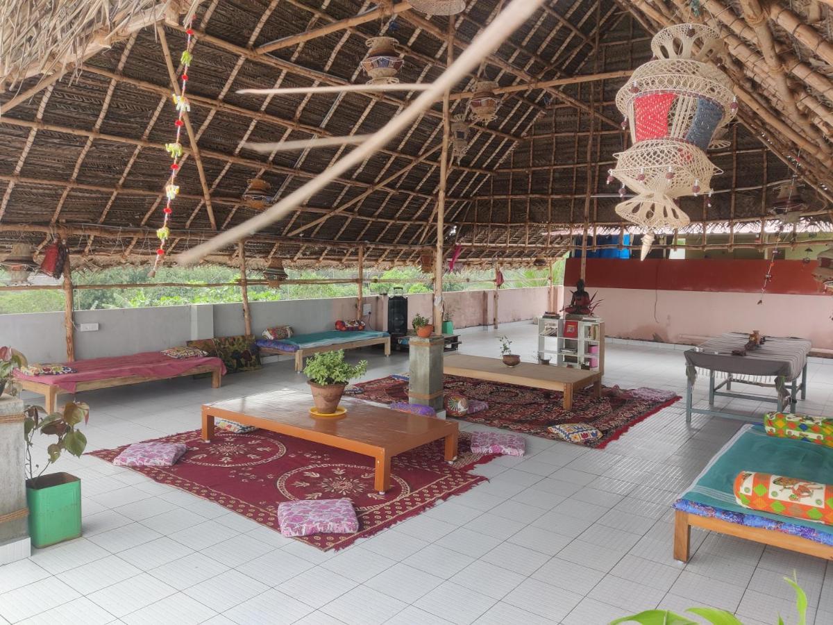 Woodpacker Hostel Auroville Pondicherry Buitenkant foto