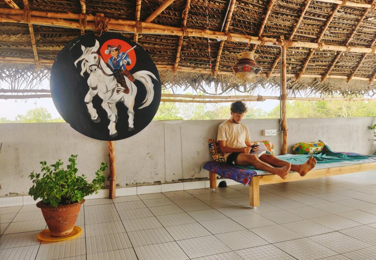 Woodpacker Hostel Auroville Pondicherry Buitenkant foto