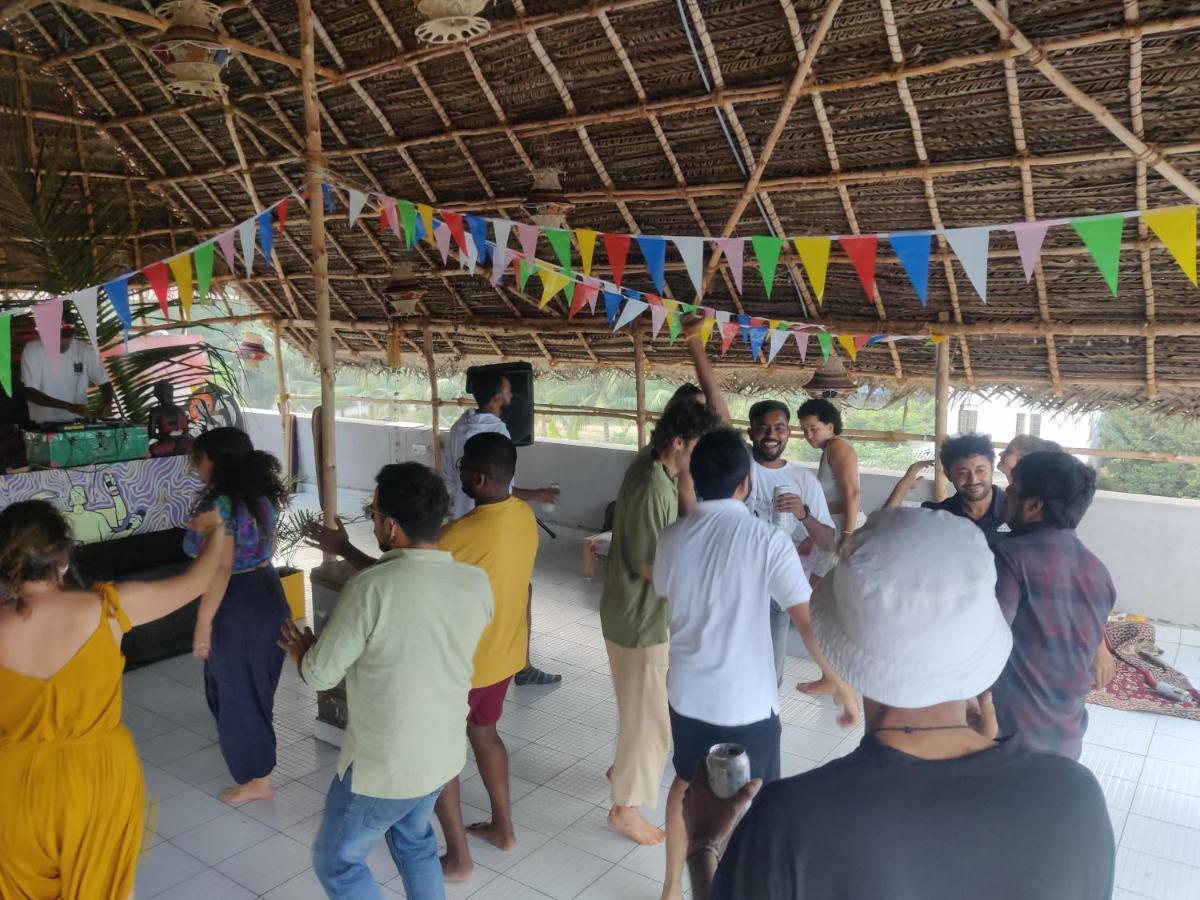Woodpacker Hostel Auroville Pondicherry Buitenkant foto